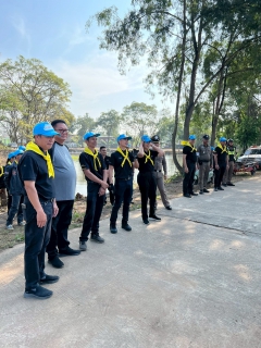 ไฟล์แนบ นายปกรณ์ บัวทอง ผู้จัดการการประปาส่วนภูมิภาคสาขาปากท่อ พร้อมด้วย นางเอรวัณ ภู่ทับทิม หัวหน้างานจัดเก็บรายได้ และพนักงานในสังกัด เข้าร่วมกิจกรรม "จิตอาสาบำเพ็ญสาธารณประโยชน์และสาธารณกุศล" เนื่องในวันคล้ายวันพระบรมราชสมภพพระบาทสมเด็จพระบรมชนกาธิเบศรมหาภูมิพลอดุลยเดชมหาราช บรมนาถบพิตร