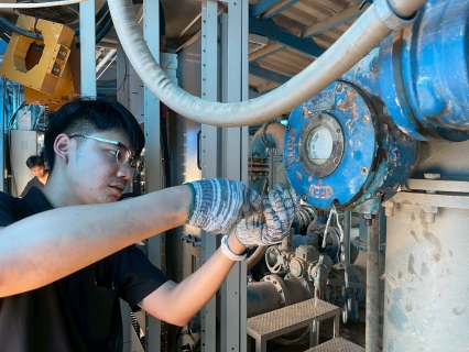 ไฟล์แนบ กปภ.สาขาระยอง ร่วมกับ กปภ.ข.1 ส่งทีมพร้อมผู้เชี่ยวชาญ สนับสนุนฟื้นฟูระบบผลิตและสูบจ่ายน้ำในพื้นที่ กปภ.ข.5 ที่ได้รับผลกระทบจากอุทกภัย