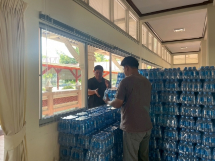 ไฟล์แนบ กปภ.ข.3 ร่วมกับ กปภ.สาขาอ้อมน้อย มอบน้ำดื่มเพื่ออำนวยความสะดวกแก่ประชาชนที่เดินทางเข้าเฝ้าฯ กราบถวายบังคมพระบรมศพ พระพันปีหลวง ณ ลานพิธีพุทธมณฑล