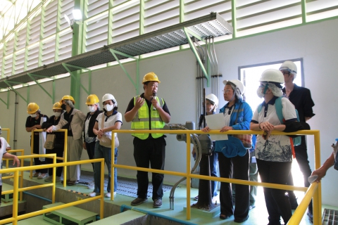 ไฟล์แนบ กปภ.เขต 1 และ กปภ.สาขาบ้านบึง ให้การต้อนรับ สปปท. ศึกษาดูงานสถานีผลิตน้ำคลองหลวง เพื่อขับเคลื่อนประปาไทยให้ก้าวหน้าอย่างยั่งยืน