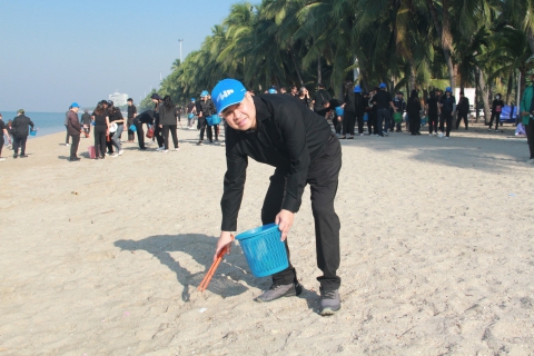 ไฟล์แนบ กปภ.ข.1 จัดกิจกรรมรวมพลังแห่งความภักดี เก็บขยะบริเวณชายหาดบางแสน เพื่อถวายเป็นพระราชกุศลแด่ พระพันปีหลวง