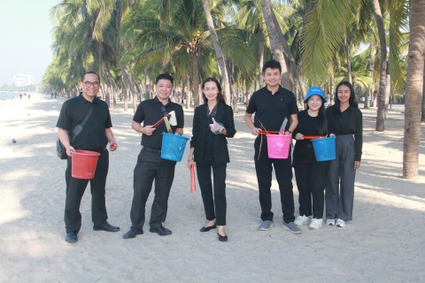 ไฟล์แนบ กปภ.ข.1 จัดกิจกรรมรวมพลังแห่งความภักดี เก็บขยะบริเวณชายหาดบางแสน เพื่อถวายเป็นพระราชกุศลแด่ พระพันปีหลวง