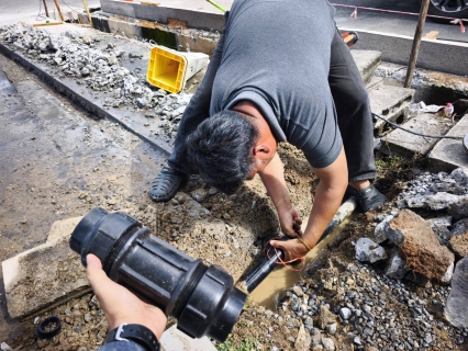 ไฟล์แนบ กปภ.สาขาตะกั่วป่า ดำเนินงานตามแผนบริหารจัดการน้ำสูญเสียเชิงรุก ทำ Step Test ลงพื้นที่เดินเท้าหาท่อแตกรั่ว พร้อมซ่อมปิดจุด เพื่อลดการเกิดน้ำสูญเสีย
