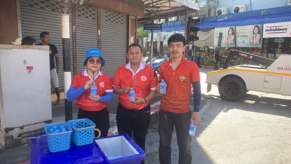 ไฟล์แนบ การประปาส่วนภูมิภาคสาขาชุมพร ร่วมสนับสนุนน้ำดื่มบรรจุขวดตราสัญลักษณ์ในงานงานเทิดพระเกียรติพลเรือเอก พระเจ้าบรมวงศ์เธอ พระองค์เจ้าอาภากรเกียรติวงศ์ กรมหลวงชุมพรเขตอุดมศักดิ์ และงานกาชาดจังหวัดชุมพร ประจำปี 2568