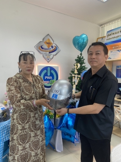 ไฟล์แนบ กปภ.สาขากำแพงเพชร สร้างปรากฏการณ์ 15 นาทีจบ! แจกหมวกกันน็อกรับปีใหม่ มัดใจลูกค้ารายแรกด้วยบริการระดับเซอร์ไพรส์