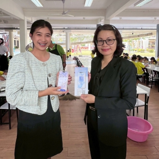 ไฟล์แนบ การประปาส่วนภูมิภาคสาขาขอนแก่น (ชั้นพิเศษ) สานต่อโครงการ หลอมรวมใจ มอบน้ำใสสะอาดให้โรงเรียน เฉลิมพระเกียรติพระบาทสมเด็จพระเจ้าอยู่หัว เนื่องในโอกาสพระราชพิธีมหามงคลเฉลิมพระชนมพรรษา 6 รอบ 28 กรกฎาคม 2567 ประจำปีงบประมาณ 2569 เพื่อให้เด็กนักเรียนได้มีน้ำสะอาดในการอุปโภคและบริโภค ส่งเสริมสุขภาวะที่ดี มุ่งส่งเสริมคุณภาพชีวิตและสร้างสุขอนามัยที่ดีผ่านน้ำดื่มสะอาด ปลอดภัย ได้มาตรฐานในการอุปโภคและบริโภคภายในโรงเรียน