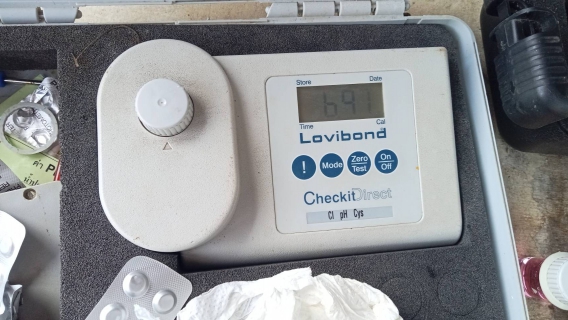 ไฟล์แนบ กปภ.สาขากาญจนดิษฐ์ ลงพื้นที่สุ่มน้ำประปา บริเวณร้านซ่อมมอเตอร์ไซค์ ม.1 ต.กะแดะ อ.กาญจนดิษฐ์ จังหวัดสุราษฎร์ธานี พื้นที่แม่ข่ายกาญจนดิษฐ์ โดยเก็บตัวอย่างน้ำจากก๊อกน้ำที่บ้านของผู้ใช้น้ำไปตรวจสอบคุณภาพน้ำ