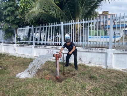 ไฟล์แนบ กปภ.สาขาภูเก็ต นำทีมลงพื้นที่ บริเวณท่าอากาศยานนานาชาติภูเก็ต และบริเวณโรงแรมอมันปุรี อำเถอถลาง จังหวัดภูเก็ต รี  ดำเนินการระบายตะกอนในเส้นท่อจ่ายน้ำ (Blow off)