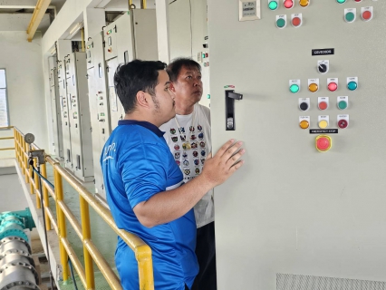 ไฟล์แนบ นายปกรณ์ บัวทอง ผู้จัดการ การประปาส่วนภูมิภาคสาขาปากท่อ เข้าตรวจสถานีผลิตน้ำและสถานีจ่ายน้ำในพื้นที่การให้บริการของ กปภ. สาขาปากท่อ เพื่อเตรียมพร้อมระบบประปาที่ให้บริการประชาชนรองรับตลอดช่วงเทศกาลปีใหม่