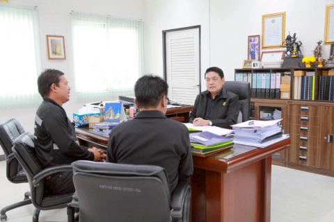 ไฟล์แนบ การประปาส่วนภูมิภาคสาขาประจวบคีรีขันธ์ เข้าเยี่ยมเยียนสวัสดีปีใหม่ ประจำปี 2569 พร้อมมอบของที่ระลึกตราสัญลักษณ์ กปภ. 