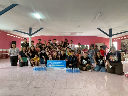 ไฟล์แนบ กปภ.สาขาหาดใหญ่ ร่วมกับ มูลนิธิไทยพีบีเอส มอบของที่ระลึก กิจกรรมวันเด็กแก่โรงเรียนในพื้นที่ประสบอุทกภัย  ต.คลองแห อ.หาดใหญ่ จ.สงขลา