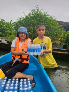 ไฟล์แนบ  การประปาส่วนภูมิภาคสาขาระโนด  สนับสนุนน้ำดื่มบรรจุขวดตราสัญลักษณ์ กปภ. แก่ผู้ประสบภัยพายุหมุนและอุทกภัย ในพื้นที่อำเภอระโนด จังหวัดสงขลา