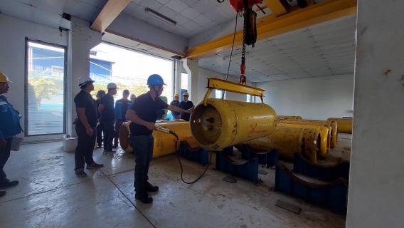 ไฟล์แนบ กปภ.ข.3 จัดโครงการฝึกอบรมหลักสูตร "ผู้บังคับปั้นจั่น ผู้ให้สัญญาณแก่ผู้บังคับปั้นจั่น ผู้ยืดเกาะวัสดุ และผู้ควบคุมการใช้ปั้นจั่น สําหรับปั้นจั่นชนิดอยู่กับที่ประเภทปั้นจั่นเหนือศีรษะ ปั้นจั่นขาสูง หรือปั้นจั่นที่มีลักษณะการทํางานคล้ายคลึงกัน" ให้แก่พนักงานในสังกัด กปภ.ข.3