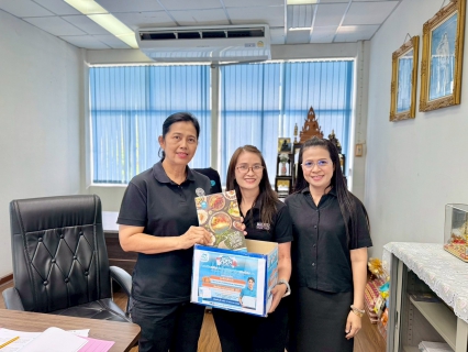 ไฟล์แนบ 🩵ปฏิทินเก่าให้เรานะ🩵 การประปาส่วนภูมิภาคสาขาภูเก็ต ร่วมมอบปฏิทินตั้งโต๊ะเก่า เพื่อส่งต่อให้มูลนิธิช่วยคนตาบอดแห่งประเทศไทย จัดทำอักษรเบรลล์ให้แก่ผู้พิการทางสายตา ตามโครงการ "ปฏิทินเก่า ให้เรานะ" ประจำปี 2569 🩵