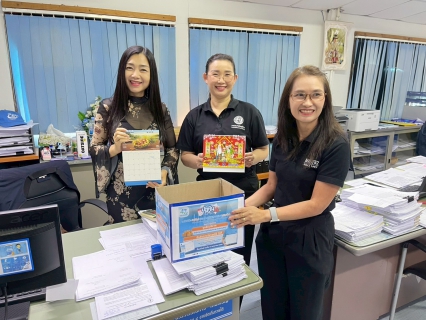 ไฟล์แนบ 🩵ปฏิทินเก่าให้เรานะ🩵 การประปาส่วนภูมิภาคสาขาภูเก็ต ร่วมมอบปฏิทินตั้งโต๊ะเก่า เพื่อส่งต่อให้มูลนิธิช่วยคนตาบอดแห่งประเทศไทย จัดทำอักษรเบรลล์ให้แก่ผู้พิการทางสายตา ตามโครงการ "ปฏิทินเก่า ให้เรานะ" ประจำปี 2569 🩵