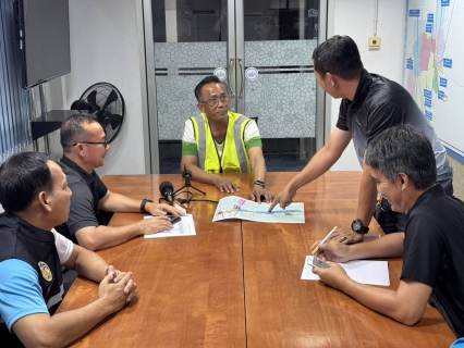 ไฟล์แนบ กปภ.สาขากาญจนดิษฐ์  ลงพื้นที่สำรวจเพื่อค้นหาท่อแตก-รั่ว โดยวิธี Step test ในพื้นที่ MM - 12 พลายวาส บริเวณชุมชนตลาดกาญจนดิษฐ์ ต.กะแดะ อ.กาญจนดิษฐ์ จ.สุราษฎร์ธานี ตามแผนปฏิบัติการลดน้ำสูญเสีย