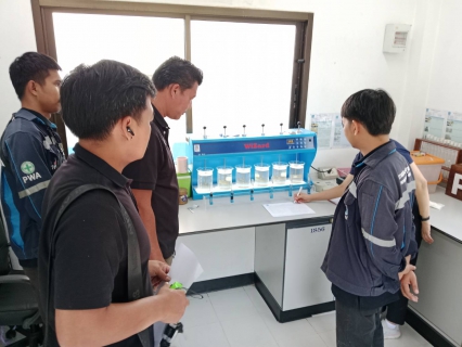 ไฟล์แนบ กปภ.สาขากาญจนบุรี ทบทวนความรู้ด้านการผลิตน้ำ และสอบเทียบความเที่ยงตรงของเครื่องจ่ายสารเคมี