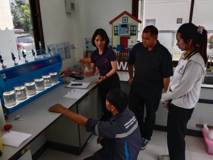 ไฟล์แนบ กปภ.สาขากาญจนบุรี ทบทวนความรู้ด้านการผลิตน้ำ และสอบเทียบความเที่ยงตรงของเครื่องจ่ายสารเคมี