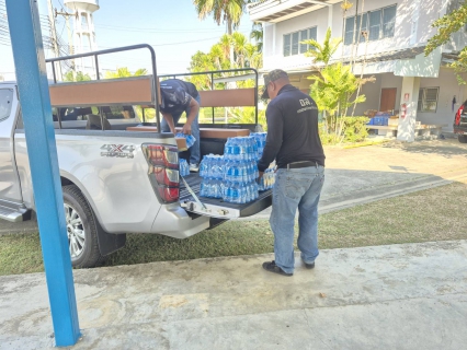 ไฟล์แนบ การประปาส่วนภูมิภาคสาขาเพชรบุรี มอบน้ำดื่มบรรจุขวดตราสัญลักษณ์ กปภ.