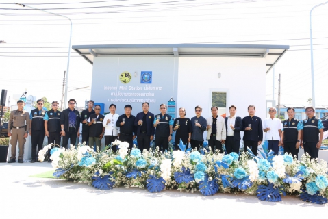 ไฟล์แนบ นายปิยพงศ์ ชูวงศ์ ผู้ว่าราชการจังหวัดลำพูน มอบหมายให้ นางสาวเบญจวรรณ มีเผือก รองผู้ว่าราชการจังหวัดลำพูน ร่วมพิธีเปิดจุดบริการ "น้ำดื่มสะอาด Mini Station" พร้อมกัน 54 แห่งทั่วประเทศ  วันที่ 13 กุมภาพันธ์ 2569 เวลา 10.00 น. ที่ สำนักงานการประปาส่วนภูมิภาคสาขาลำพูน โดย นายพงษ์ศักดิ์ เดี่ยววิไล ผู้อำนวยการ กปภ. เขต 9 และ นายศุภกฤษณ์ จันทร์ศุภเสน ผู้จัดการ กปภ. สาขาลำพูน  ร่วมพิธีเปิดโครงการ  "น้ำดื่มสะอาด Mini Station" เพื่อขยายการเข้าถึงน้ำดื่มสะอาด ปลอดภัย ได้มาตรฐาน ให้บริการฟรีแก่ประชาชนในพื้นที่จังหวัดลำพูน  โดยมีนางสาวเบญจวรรณ มีเผือก รองผู้ว่าราชการจังหวัดลำพูนรองผู้ว่าราชการจังหวัดลำพูน เป็นประธานในพิธีเปิด พร้อมถ่ายทอดสดเชื่อมโยงพิธีเปิดพร้อมกันทั่วประเทศ รวม 54 แห่ง