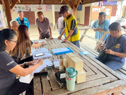 ไฟล์แนบ กปภ.สาขาเกาะคา มุ่งมั่นบริการเชิงรุก! ออกหน่วย "เติมใจให้กัน" ณ หมู่บ้านสองแควใต้ เมื่อวันที่ 20 กพ 69 ประปาส่วนภูมิภาค (กปภ.) สาขาเกาะคา นำโดย นายปรีชาวุฒิ นาคยิ้ม ผู้จัดการ กปภ.สาขาเกาะคา และพนักงานสังกัดลงพื้นที่พบปะพี่น้องประชาชน ณ หมู่บ้านสองแควใต้ ต.นาแก้ว อ.เกาะคา จ.ลำปาง ในกิจกรรมโครงการ "เติมใจให้กัน" (Home Care) เพื่อสร้างความสัมพันธ์อันดีและยกระดับการบริการให้เข้าถึงผู้ใช้น้ำมากยิ่งขึ้น