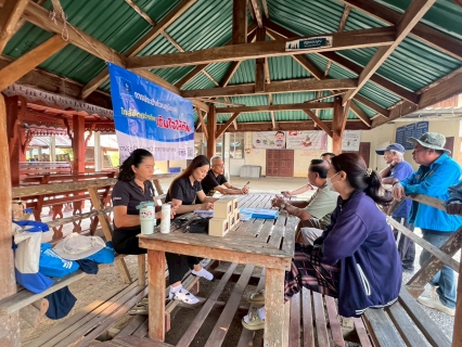 ไฟล์แนบ กปภ.สาขาเกาะคา มุ่งมั่นบริการเชิงรุก! ออกหน่วย "เติมใจให้กัน" ณ หมู่บ้านสองแควใต้ เมื่อวันที่ 20 กพ 69 ประปาส่วนภูมิภาค (กปภ.) สาขาเกาะคา นำโดย นายปรีชาวุฒิ นาคยิ้ม ผู้จัดการ กปภ.สาขาเกาะคา และพนักงานสังกัดลงพื้นที่พบปะพี่น้องประชาชน ณ หมู่บ้านสองแควใต้ ต.นาแก้ว อ.เกาะคา จ.ลำปาง ในกิจกรรมโครงการ "เติมใจให้กัน" (Home Care) เพื่อสร้างความสัมพันธ์อันดีและยกระดับการบริการให้เข้าถึงผู้ใช้น้ำมากยิ่งขึ้น