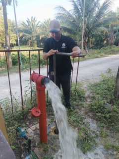 ไฟล์แนบ กปภ.สาขาขนอม ลงพื้นที่ ดำเนินการเปิดล้างตะกอนระบายในเส้นท่อจ่ายน้ำ (Blow off) ผ่านหัวดับเพลิง