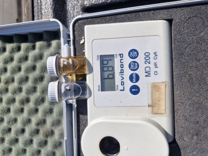 ไฟล์แนบ กปภ.สาขาภูเก็ต ลงพื้นที่ตรวจสอบคุณภาพน้ำปลายสาย บริเวณหมู่บ้านพฤกษา ภัสสร ตำบลเกาะแก้ว อ.เมือง จังหวัดภูเก็ต เพื่อดำเนินการตรวจสอบคุณภาพน้ำ