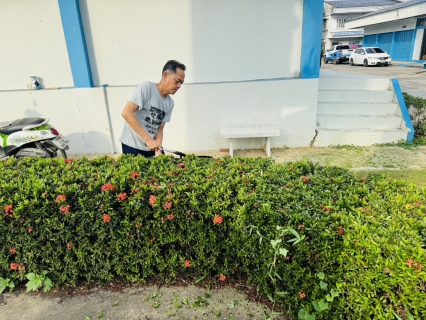 ไฟล์แนบ กปภ.สาขาสามพราน ร่วมกิจกรรมตัดหญ้าและตัดแต่งกิ่งไม้ ปรับปรุงภูมิทัศน์รอบสำนักงาน