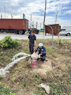 ไฟล์แนบ 💙กปภ.สาขากบินทร์บุรี  ลงพื้นที่สนับสนุนน้ำดื่มบรรจุขวดตราสัญลักษณ์ กปภ. และอำนวยความสะดวก เหตุเพลิงไหม้โรงงานรับซื้อของเก่า  บริเวณถนน 304 พื้นที่หมู่ 4 ตำบลเมืองเก่า อำเภอกบินทร์บุรี จังหวัดปราจีนบุรี