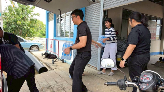 ไฟล์แนบ การประปาส่วนภูมิภาคสาขาคลองหลวง สนับสนุนน้ำดื่มแก่โครงการ ChemE Camp#11 มหาวิทยาลัยธรรมศาสตร์