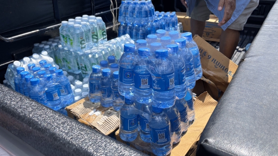 ไฟล์แนบ การประปาส่วนภูมิภาคสาขาประจวบคีรีขันธ์ สนับสนุนน้ำดื่มบรรจุขวดตราสัญลักษณ์ กปภ. ให้กับที่ทำการปกครองจังหวัดประจวบคีรีขันธ์