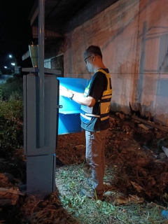 ไฟล์แนบ กปภ.สาขากาญจนดิษฐ์ ภายใต้การบริหารงานโดย นายสานิษ กาญจนกุล ผู้จัดการการประปาส่วนภูมิภาคสาขากาญจนดิษฐ์ มอบหมายพนักงานในสังกัด ลงพื้นที่สำรวจเพื่อค้นหาท่อแตก-รั่ว