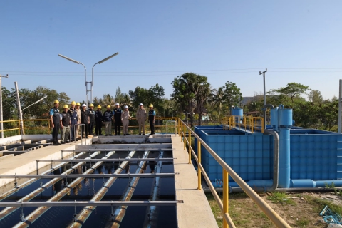 ไฟล์แนบ ผู้ว่าราชการจังหวัดประจวบคีรีขันธ์ ลงพื้นที่เพื่อติดตามการปรับแผนการผลิตน้ำประปา เพื่อให้เพียงพอต่อความต้องการของประชาชนในช่วงฤดูแล้ง ที่สถานีผลิตน้ำบ่อนอก การประปาส่วนภูมิภาคสาขาประจวบคีรีขันธ์