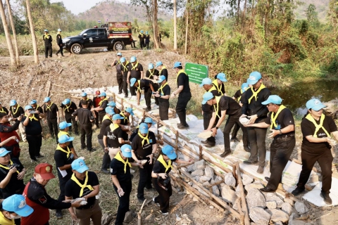 ไฟล์แนบ กปภ.สาขากำแพงเพชร ร่วมกิจกรรมจิตอาสาต้านภัยแล้ง พร้อมหนุนน้ำดื่ม 500 ขวด เนื่องในวันจักรีและวันข้าราชการพลเรือน ประจำปี 2569 