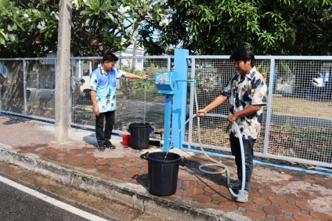 ไฟล์แนบ กปภ.สาขาชลบุรี (พ) ติดตั้งประปาหยอดเหรียญ และเครื่องกรองน้ำนาโนเทคโนโลยี บริการประชาชนตลอดเทศกาลสงกรานต์