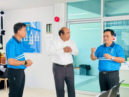 ไฟล์แนบ การประปาส่วนภูมิภาค สาขาตรัง นำโดย นายกิตติ โบว์พัฒนากุล ผู้จัดการการประปาส่วนภูมิภาค สาขาตรัง  พร้อมด้วยหัวหน้างาน พนักงานและลูกจ้างในสังกัด ให้การต้อนรับ รองผู้ว่าราชการจังหวัดตรัง นายอภิชาต สาราบรรณ์ ลงพื้นที่ตรวจเยี่ยมการดำเนินงานของการประปาส่วนภูมิภาค สาขาตรัง เพื่อติดตามมาตรการและความพร้อมในการรับมือสถานการณ์ภัยแล้ง รวมถึงติดตามความคืบหน้าโครงการงบประมาณด้านการวางท่อขยายเขตให้บริการน้ำประปาในพื้นที่จังหวัดตรัง 