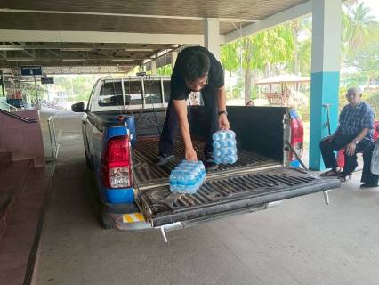 ไฟล์แนบ กปภ.สาขาสวรรคโลก สนับสนุนน้ำดื่มบรรจุขวดเพื่อใช้ในการดำเนินกิจกรรมต่าง ๆ ของโรงพยาบาลสวรรคโลก