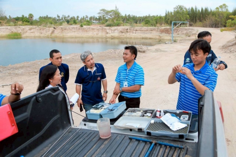 ไฟล์แนบ การประปาส่วนภูมิภาคสาขาประจวบคีรีขันธ์ ร่วมลงพื้นที่กับเจ้าหน้าที่องค์การบริหารส่วนตำบลห้วยทรายเพื่อตรวจสอบคุณภาพน้ำดิบ ณ บริเวณบึงวังด้วนและพื้นที่นาสร้าง ตำบลห้วยทราย อำเภอเมืองประจวบคีรีขันธ์ จังหวัดประจวบคีรีขันธ์