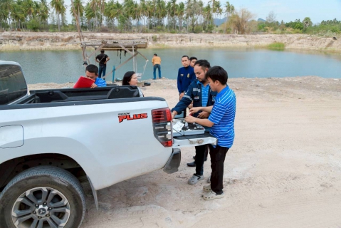 ไฟล์แนบ การประปาส่วนภูมิภาคสาขาประจวบคีรีขันธ์ ร่วมลงพื้นที่กับเจ้าหน้าที่องค์การบริหารส่วนตำบลห้วยทรายเพื่อตรวจสอบคุณภาพน้ำดิบ ณ บริเวณบึงวังด้วนและพื้นที่นาสร้าง ตำบลห้วยทราย อำเภอเมืองประจวบคีรีขันธ์ จังหวัดประจวบคีรีขันธ์