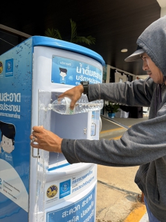 ไฟล์แนบ การประปาส่วนภูมิภาคสาขาเพชรบุรี ตรวจเช็คทำความสะอาดแท่นน้ำดื่มและตู้กดน้ำดื่ม โครงการน้ำประปาดื่มได้