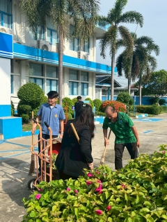 ไฟล์แนบ กปภ.สาขาสามพราน ร่วมกิจกรรมตัดหญ้าและตัดแต่งกิ่งไม้ ปรับปรุงภูมิทัศน์รอบสำนักงาน