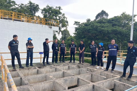 ไฟล์แนบ รองผู้ว่าการ (ปฏิบัติการ 2) ลงพื้นที่ตรวจเยี่ยมติดตามการดำเนินโครงการจัดการน้ำสะอาด (Water Safety Plan : WSP) ณ สถานีผลิตน้ำ กปภ.สาขาร้อยเอ็ด (โรงกรองน้ำบ้านเหล่ากล้วย)