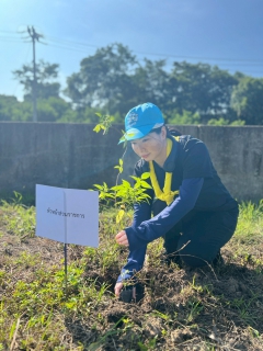 ไฟล์แนบ การประปาส่วนภูมิภาคสาขาลำพูน โดยนายศุภกฤษณ์ จันทร์ศุภเสน มอบหมายให้นางสาวปาณิสรา เหล็กแหลม  หัวหน้างานอำนวยการ พร้อมพนักงานเข้าร่วมกิจกรรมร่วมกับจังหวัดลำพูนจัดกิจกรรมจิตอาสาบำเพ็ญสาธารณประโยชน์และสาธารณกุศล เนื่องในโอกาสพระราชพิธีมหามงคลเฉลิมพระชนมพรรษา 4 รอบ สมเด็จพระนางเจ้าฯ พระบรมราชินี 3 มิถุนายน 2569  วันนี้ (วันอังคารที่ 2 มิถุนายน 2569) เวลา 09.00 น. ณ บริเวณฝายวังปาน ตำบลหนองล่อง อำเภอเวียงหนองล่อง จังหวัดลำพูน นายปิยพงศ์ ชูวงศ์ ผู้ว่าราชการจังหวัดลำพูน เป็นประธานกิจกรรมจิตอาสาบำเพ็ญสาธารณประโยชน์และสาธารณกุศล 
