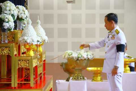 ไฟล์แนบ พิธีถวายน้ำสรงพระศพหน้าพระรูป สมเด็จพระเจ้าลูกเธอ เจ้าฟ้าพัชรกิติยาภา นเรนทิราเทพยวดี กรมหลวงราชสาริณีสิริพัชร มหาวัชรราชธิดา เพื่อน้อมเกล้าน้อมกระหม่อมส่งเสด็จสู่สวรรคาลัย
