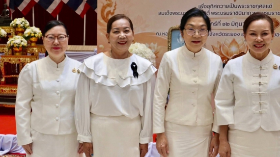 ไฟล์แนบ กปภ.เขต 1 พร้อมด้วย กปภ.สาขาบ้านฉาง ร่วมต้อนรับคณะผู้ร่วมงานและสนับสนุนน้ำดื่มโครงการ ร้อยใจไทย สืบสานราชธรรม ทั้งแผ่นดิน