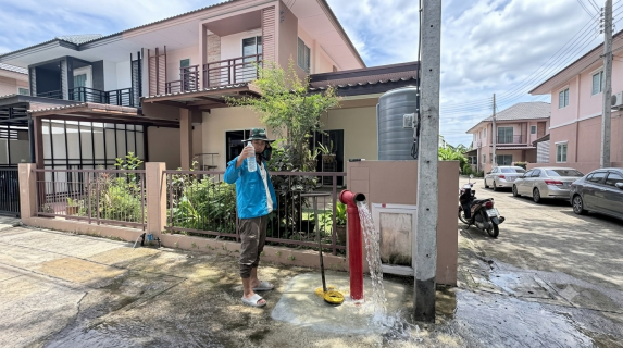 ไฟล์แนบ กปภ.สาขาภูเก็ต นำทีมลงพื้นที่ดำเนินการระบายตะกอนในเส้นท่อจ่ายน้ำ (Blow off)