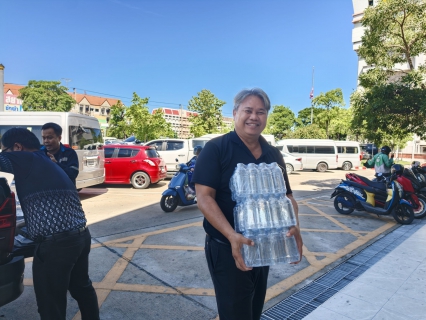 ไฟล์แนบ กปภ.สาขาสมุทรสาคร (พ) สนับสนุนน้ำดื่มสำหรับพิธีบำเพ็ญกุศลและทำบุญตักบาตร เนื่องในวาระครบ 15 วัน (ปัณรสมวาร)