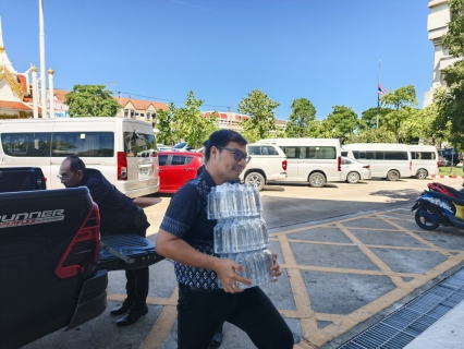 ไฟล์แนบ กปภ.สาขาสมุทรสาคร (พ) สนับสนุนน้ำดื่มสำหรับพิธีบำเพ็ญกุศลและทำบุญตักบาตร เนื่องในวาระครบ 15 วัน (ปัณรสมวาร)