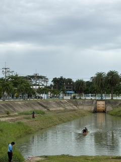 ไฟล์แนบ การประปาส่วนภูมิภาคสาขาเพชรบุรี ร่วมกันกำจัดวัชพืชแหล่งน้ำดิบสถานีสูบน้ำแรงต่ำและปรับภูมิทัศน์รอบสถานีผลิตน้ำ